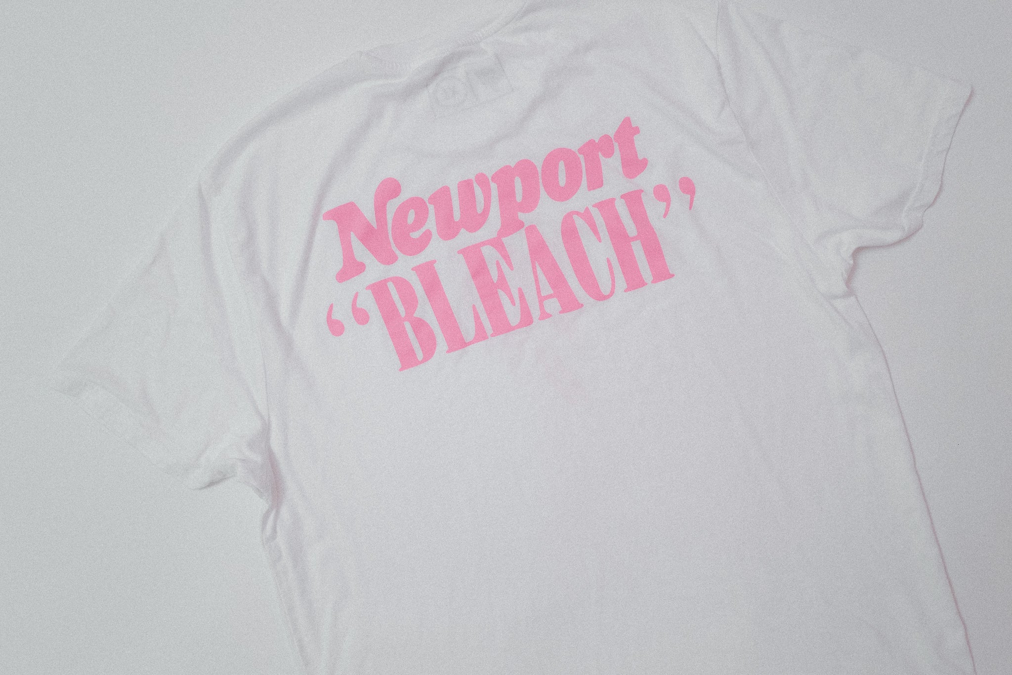 PALMS ON FIRE (PINK ON WHITE)